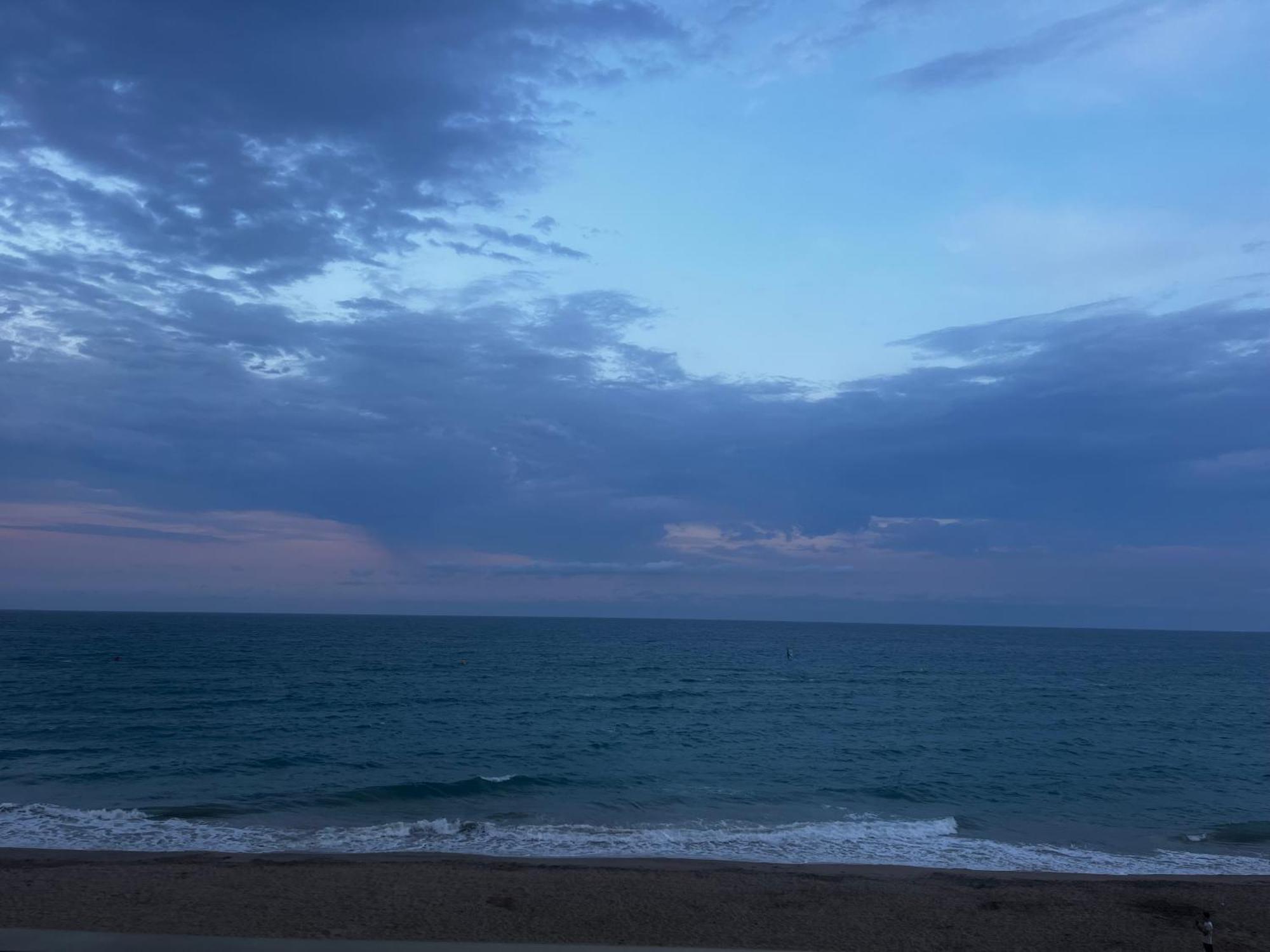 Acogedor Y Amplio Apartamento Familiar A Pie De Playa 카라펠 외부 사진